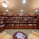 Oaks of Whitaker Glen: Tomlinson Library & Computer Lounge