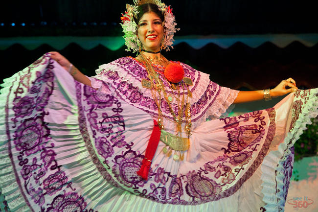 Women Dancing with "La Pollera", Panamanian Typical Dress