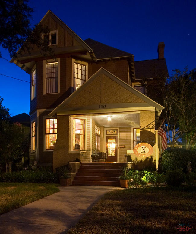 The Noble Manor Bed and Breakfast at Night