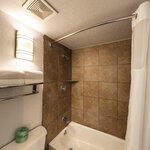 Masters Inn: King Non Smoking Bathroom