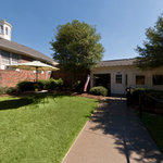 Winthrop Court - Courtyard